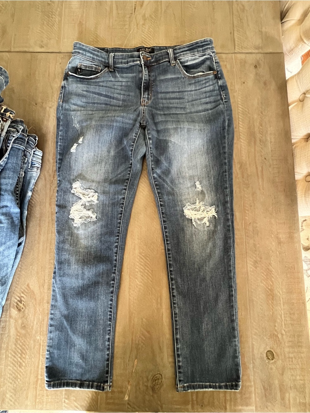 Judy Blue Distressed Boyfriend Relaxed Size 15/32